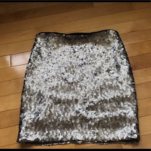 skirt - Picture 2 of 2